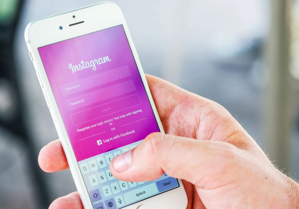 Instagram Ads vs TikTok Ads for UAE Brands: Strategic Playbook